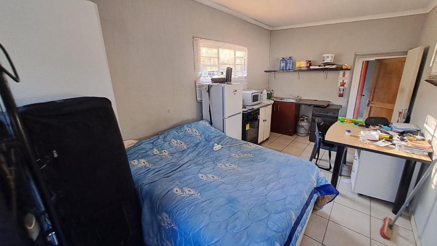 5 Bedroom Property for Sale in Park West Free State